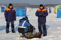 Сахалинским рыбакам-любителям напомнили правила поведения на льду , Фото: 16