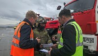 "Самолёт загорелся в воздухе": в аэропорту Южно-Сахалинска провели масштабные учения, Фото: 11
