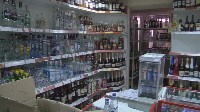 Больше тысячи бутылок алкоголя изъяли полицейские в Южно-Сахалинске, Фото: 4
