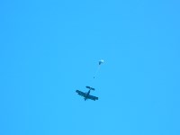 Первые прыжки с парашютом для юных десантников., Фото: 7