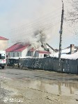 Частный дом загорелся на улице Достоевского в Южно-Сахалинске, Фото: 4
