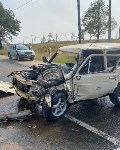 Водитель "Нивы" пострадал при столкновении с грузовиком в Охе, Фото: 3