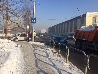 Две иномарки столкнулись утром 8 февраля в Южно-Сахалинске, Фото: 5
