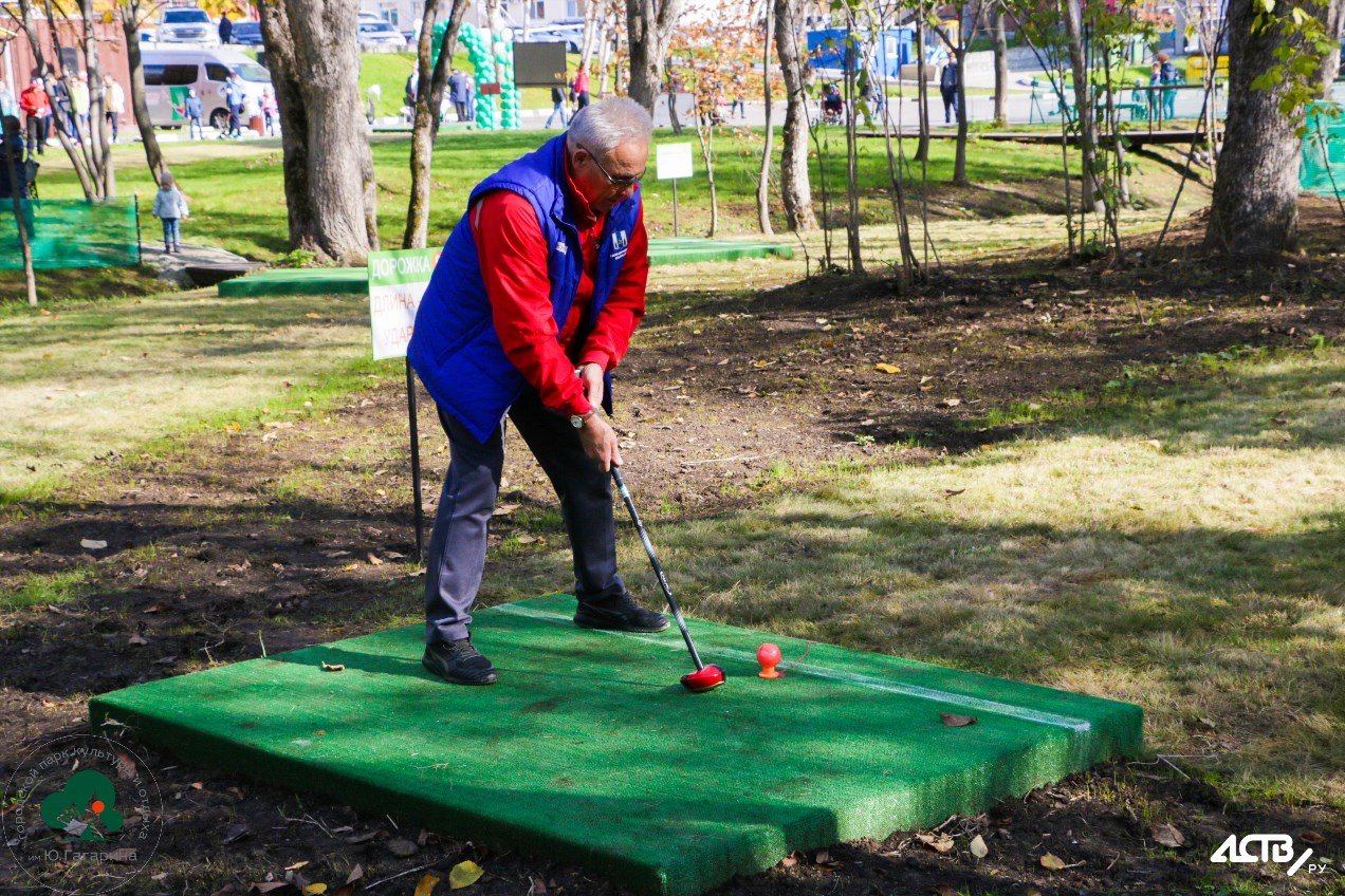 Площадка для игры в гольф открылась в городском парке Южно-Сахалинска -  Новости сахалинского спорта – Фотогалерея, фото 9 - ASTV.ru