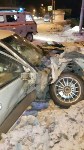Два человека пострадали при столкновении легкового автомобиля и грузовика в Южно-Сахалинске, Фото: 1