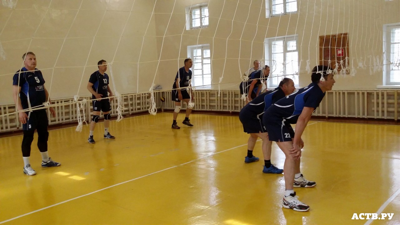 Сахалинские волейболисты стали победителями дальневосточного турнира ветеранов 