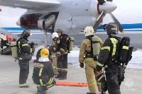 Способы тушения самолета и спасения людей отработали спасатели в аэропорту Южно-Сахалинска, Фото: 12