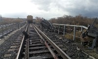 Поезд разорвал иномарку на юге Сахалина, Фото: 7