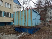 В Южно-Сахалинске владельцев трансформаторных подстанций заставляют приводить их в порядок , Фото: 1