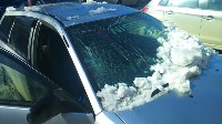Снежная лавина обрушилась на автомобиль в районе ТЦ "Северный", Фото: 3