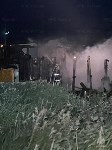 Три пожарных расчёта тушили баню в Невельском районе, Фото: 2