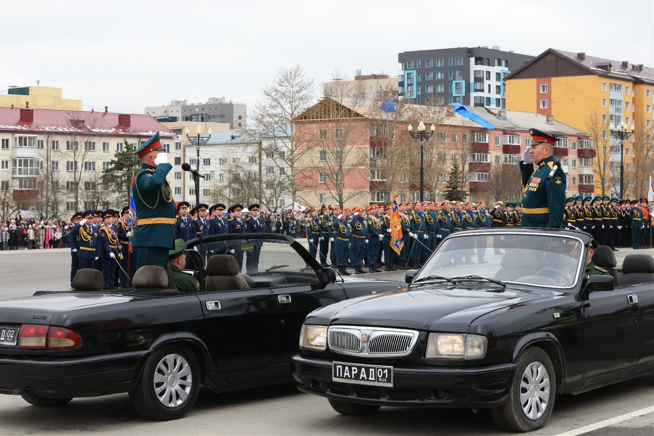 Военный парад на Сахалине собрал несколько тысяч зрителей - Новости Южно  Сахалинска – Фотогалерея, фото 26 - ASTV.ru