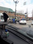 Внедорожник врезался в уличный фонарь в Южно-Сахалинске, Фото: 4