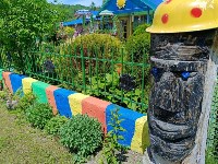 Муж и жена в селе Пятиречье создали во дворе сказочный сад, Фото: 2
