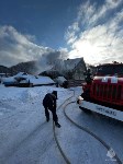 Жилой дом горит в Александровске-Сахалинском, Фото: 3
