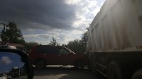 Внедорожник врезался в грузовик в Южно-Сахалинске, Фото: 1