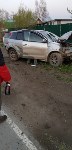 Toyota Ist снесла опору электроосвещения в Южно-Сахалинске, Фото: 2