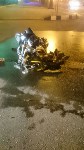 Мотоцикл и автомобиль такси столкнулись ночью в Южно-Сахалинске, Фото: 3