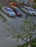Госавтоинспекция Южно-Сахалинска ищет велосипедиста, врезавшегося в автомобиль, Фото: 3