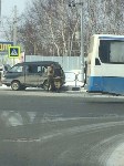 Рейсовый автобус и микроавтобус столкнулись в Южно-Сахалинске, Фото: 7