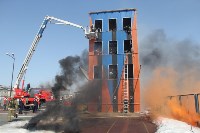 Пожарные и спасатели ликвидировали последствия «взрыва» бытового газа в пятиэтажке в Троицком, Фото: 6