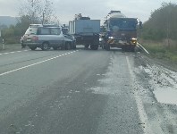 Микроавтобус врезался в кран-балку в районе Сокола, Фото: 3