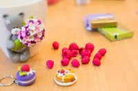 Сахалинские школьники изготовили для мам глиняные ягоды, Фото: 9