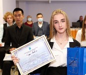 Школьники Южно-Сахалинска получили премии мэра, Фото: 13