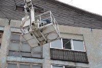 Троих детей и пятерых взрослых эвакуировали при пожаре в пятиэтажке в Южно-Сахалинске, Фото: 1