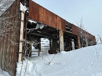 Гаражи, склад и лаборатория: появились снимки участка, который сахалинец нелегально продал родным, Фото: 8