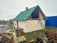 В Поронайске огнеборцы почти полтора часа тушили баню , Фото: 3