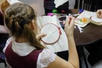 Школьников научили вышивать изображение Сахалина, Фото: 3