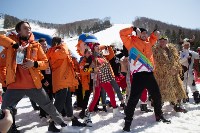 Полсотни сахалинцев съехали в ярких костюмах по склонам "Горного воздуха", Фото: 20
