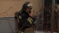 Замыкание силового кабеля стало причиной возгорания в жилом доме в Южно-Сахалинске, Фото: 2