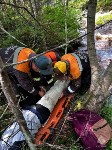 Спасатели на носилках вынесли из леса пострадавшую на Курилах туристку, Фото: 5