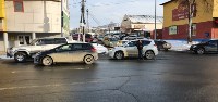 Очевидцев столкновения Toyota Auris и Toyota RAV4 ищут в Южно-Сахалинске, Фото: 1