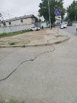 Очевидец: упавший в Южно-Сахалинске столб пролежал на тротуаре две недели, Фото: 4