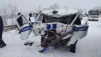 Конвойный автомобиль врезался в снегоуборочную машину на юге Сахалина, Фото: 6