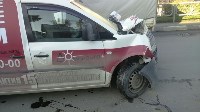 "Фольксваген" врезался в пассажирский автобус в Южно-Сахалинске, Фото: 3