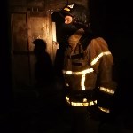 Спасение людей при пожаре в двухэтажном доме в Южно-Сахалинске, Фото: 1