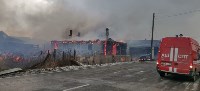 Два дома горят в Озерском, Фото: 1