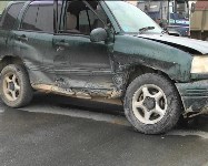 Автомобиль такси и внедорожник столкнулись в Южно-Сахалинске, Фото: 7