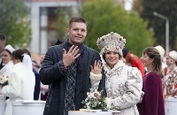 Сахалинские пары приняли участие в самой массовой церемонии бракосочетания в России, Фото: 2