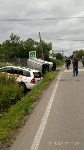 Микроавтобус и универсал вылетели с дороги при ДТП в Поронайске, Фото: 5