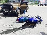 Мотоцикл и УАЗ столкнулись на перекрестке в Южно-Сахалинске, Фото: 1