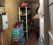 В магазине в Южно-Сахалинске изъяли 170 бутылок незаконного алкоголя, Фото: 1