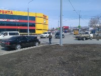 Toyota Crown врезалась в грузовик в Южно-Сахалинске, Фото: 3