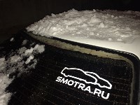 Снежная глыба разбила автомобиль в Южно-Сахалинске, Фото: 15