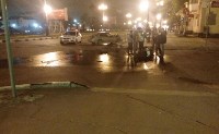 Мотоцикл и автомобиль такси столкнулись ночью в Южно-Сахалинске, Фото: 2