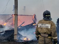 Пострадавшим при пожаре в Озерском семьям выплатят по 50 тысяч рублей, Фото: 4